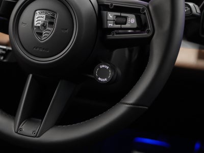 2025 Porsche Macan Macan Turbo Electric