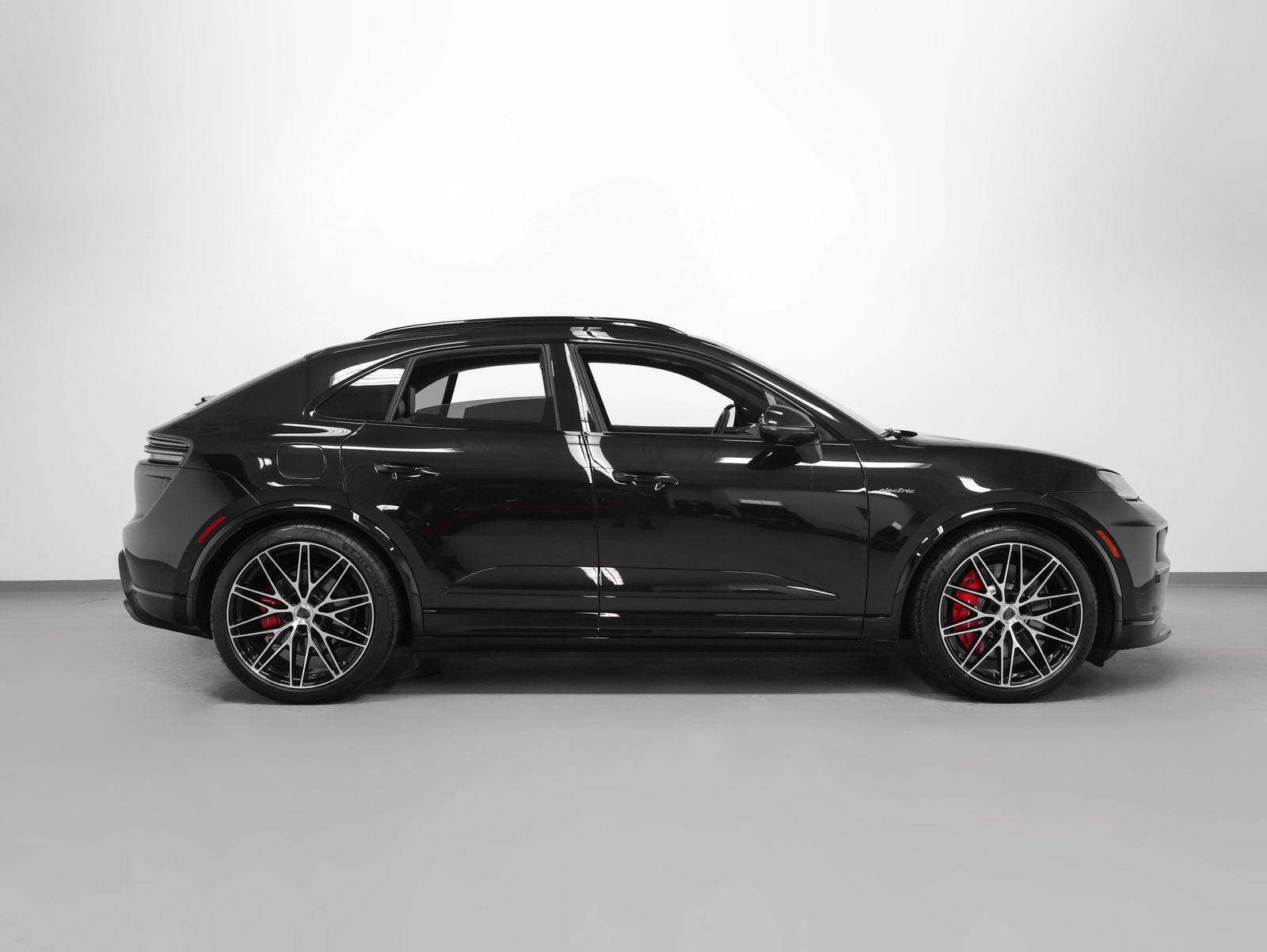 2026 Porsche Macan Turbo Electric