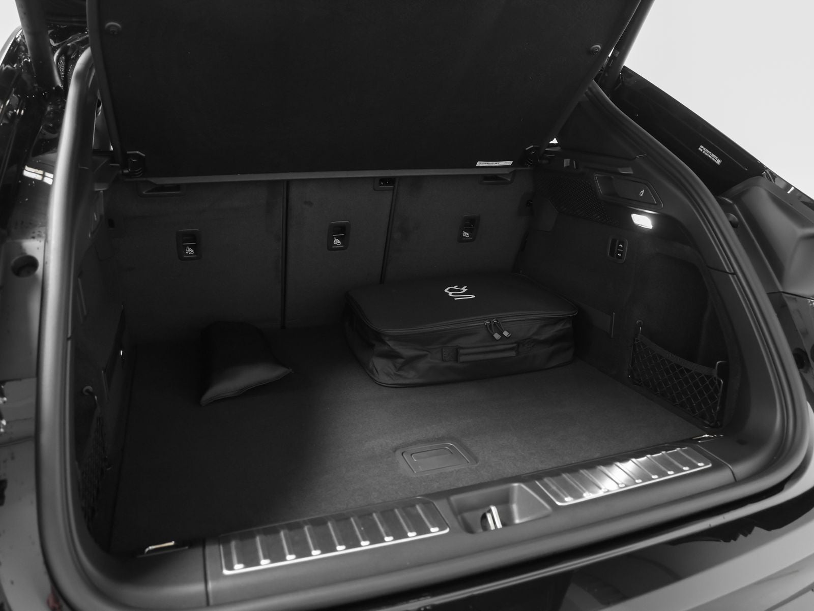 2026 Porsche Macan Turbo Electric