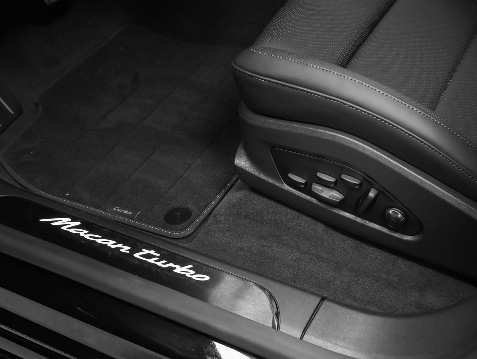 2026 Porsche Macan Turbo Electric