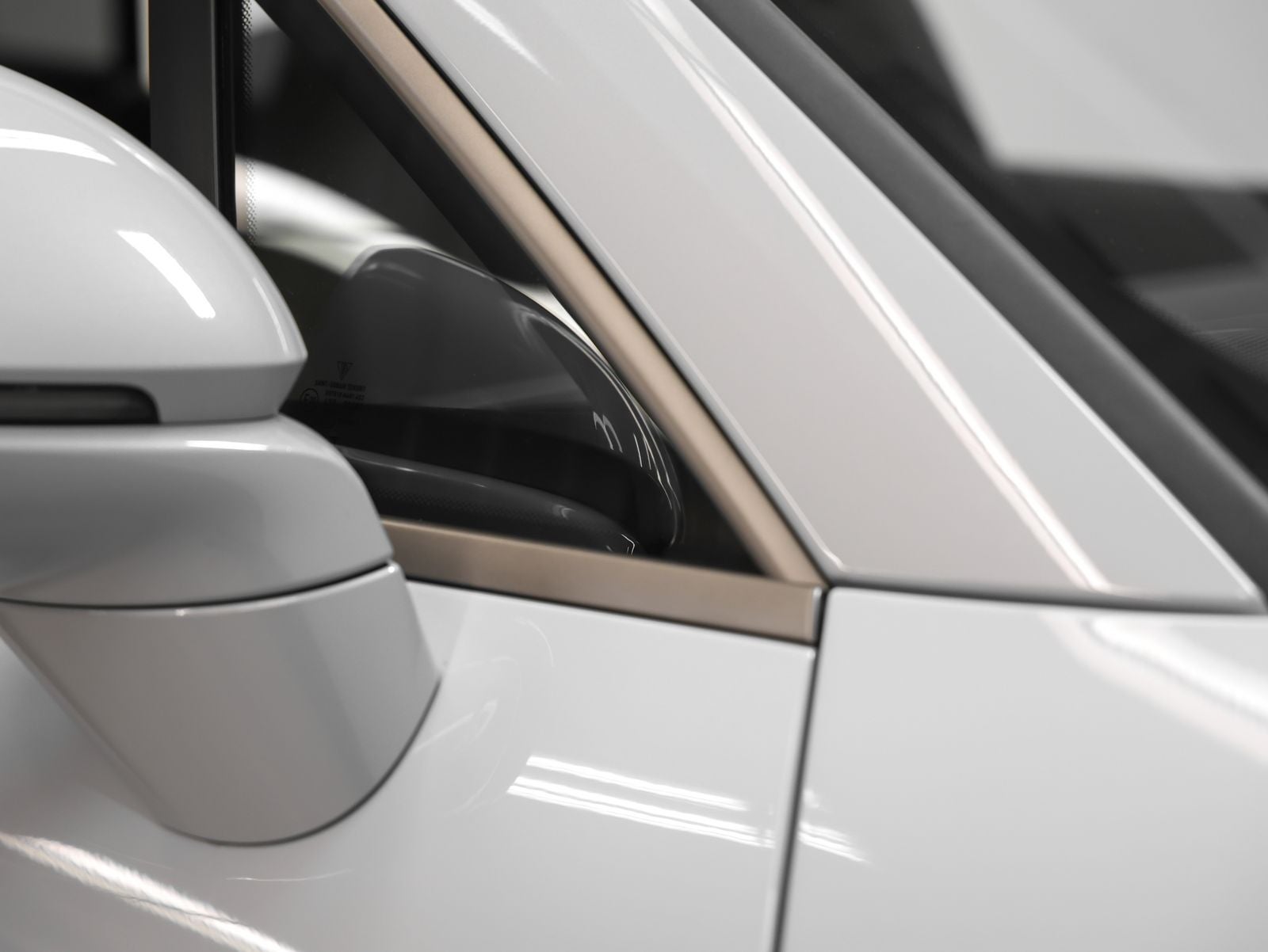 2025 Porsche Macan Turbo Electric