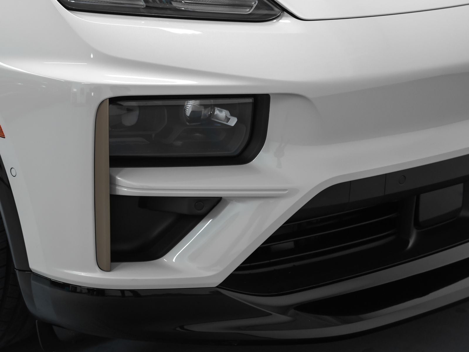 2025 Porsche Macan Turbo Electric