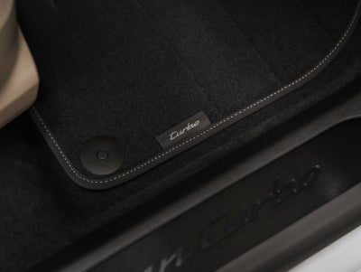 2025 Porsche Macan Turbo Electric