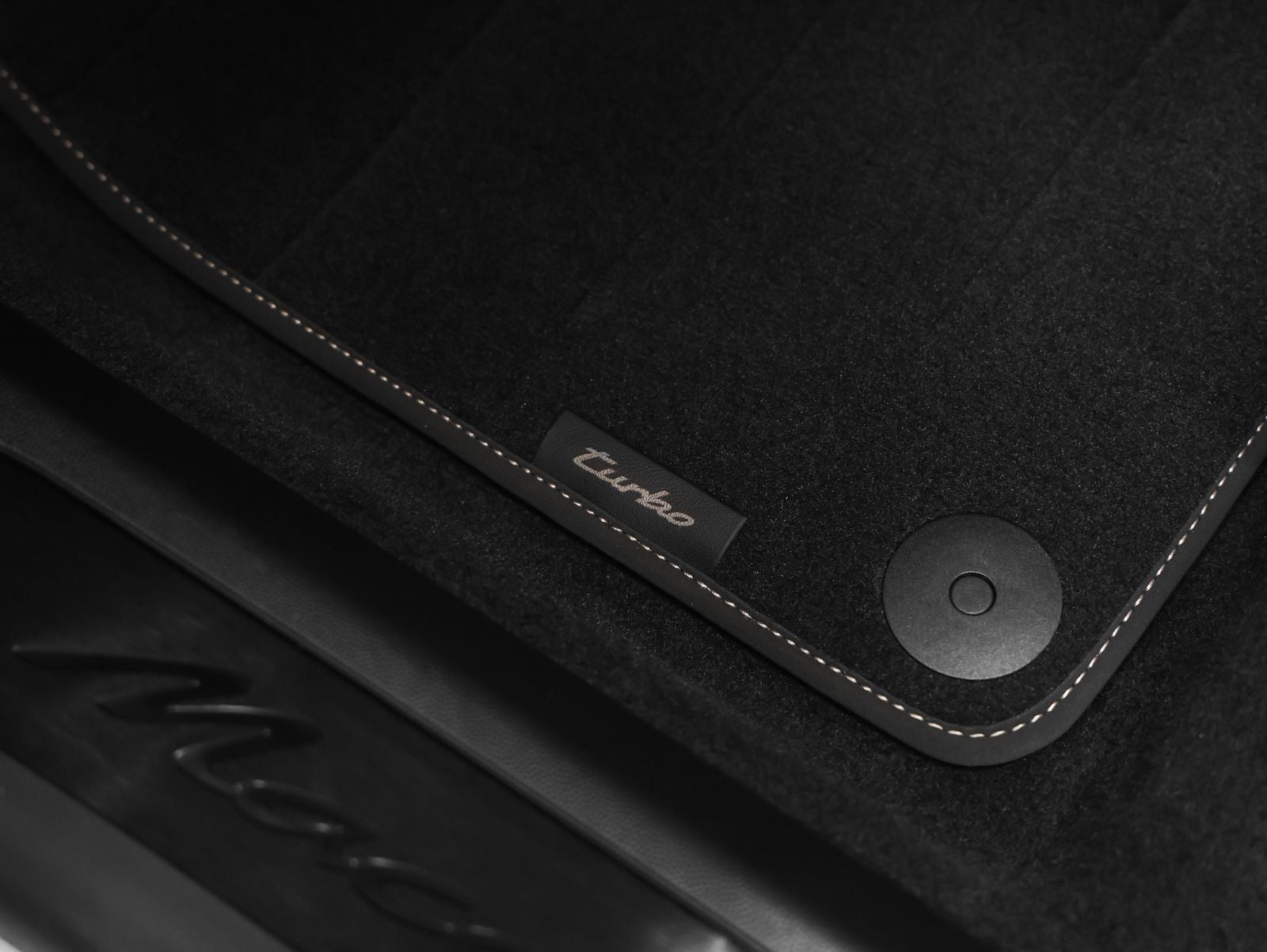 2025 Porsche Macan Turbo Electric