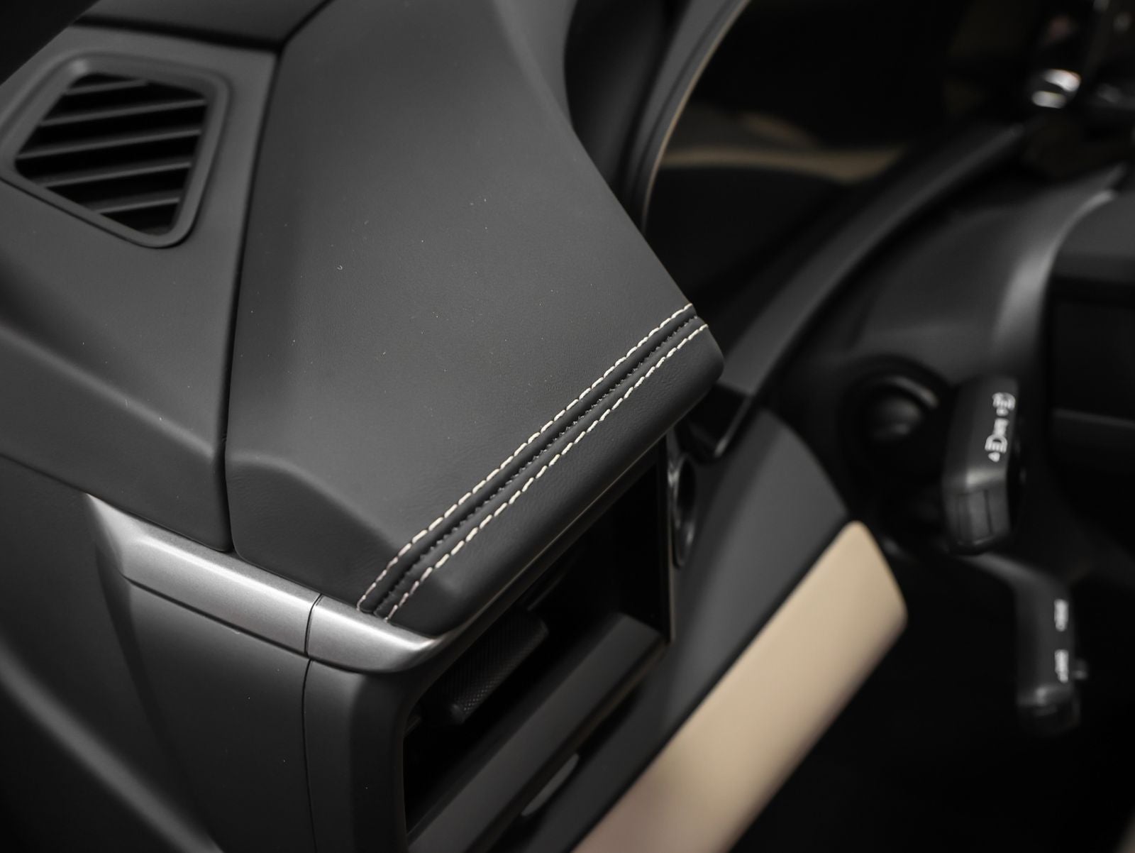 2025 Porsche Macan Turbo Electric