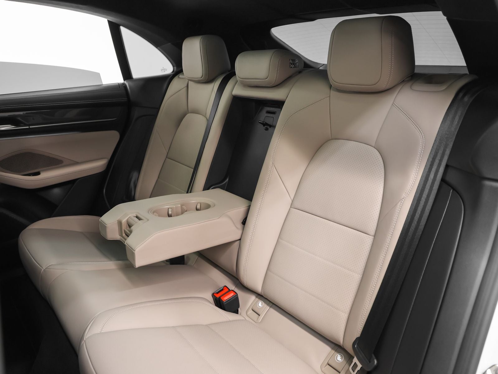 2025 Porsche Macan Turbo Electric