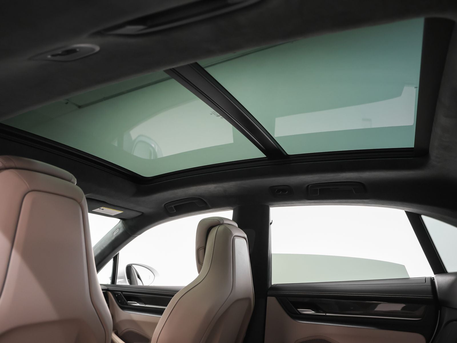 2025 Porsche Macan Turbo Electric