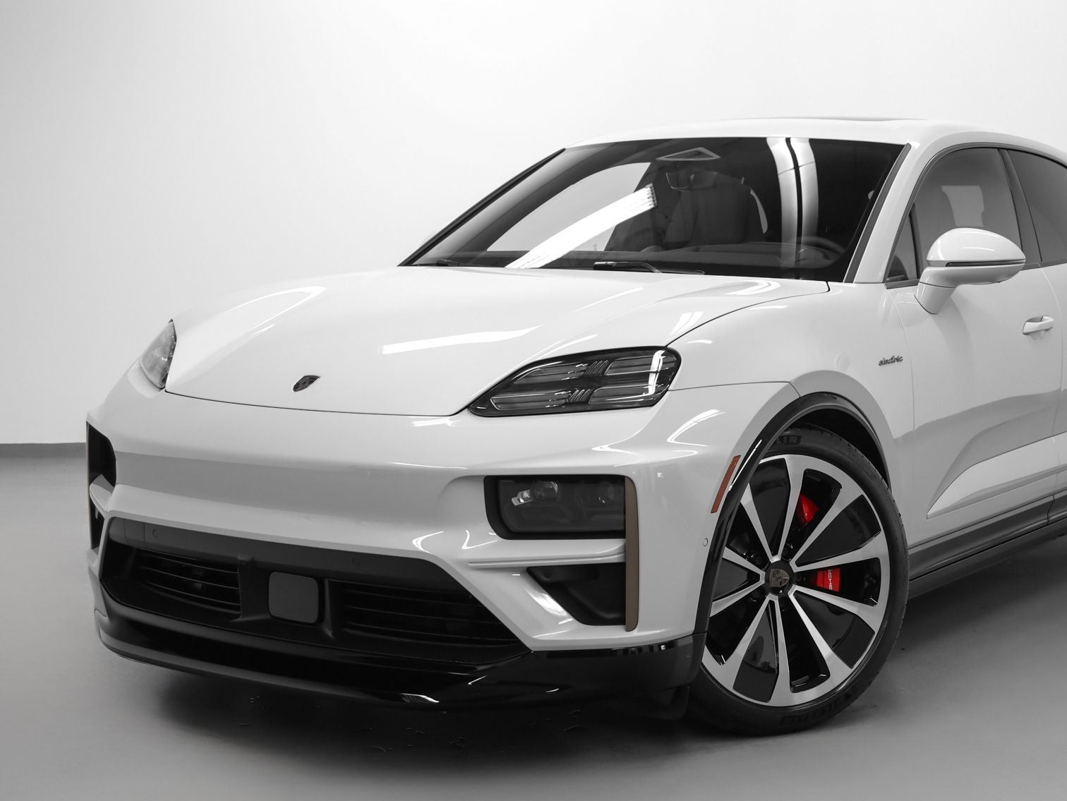 2025 Porsche Macan Turbo Electric