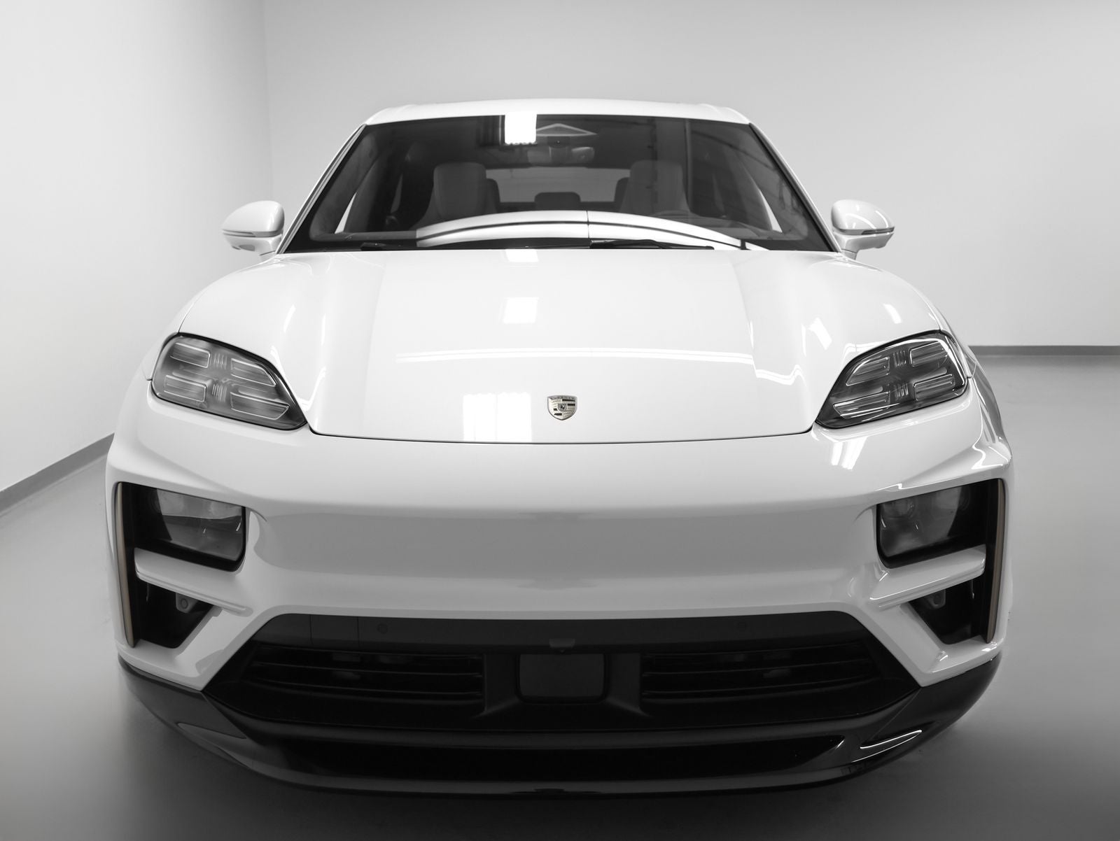 2025 Porsche Macan Turbo Electric