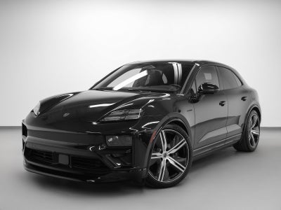 2025 Porsche Macan Macan Turbo Electric