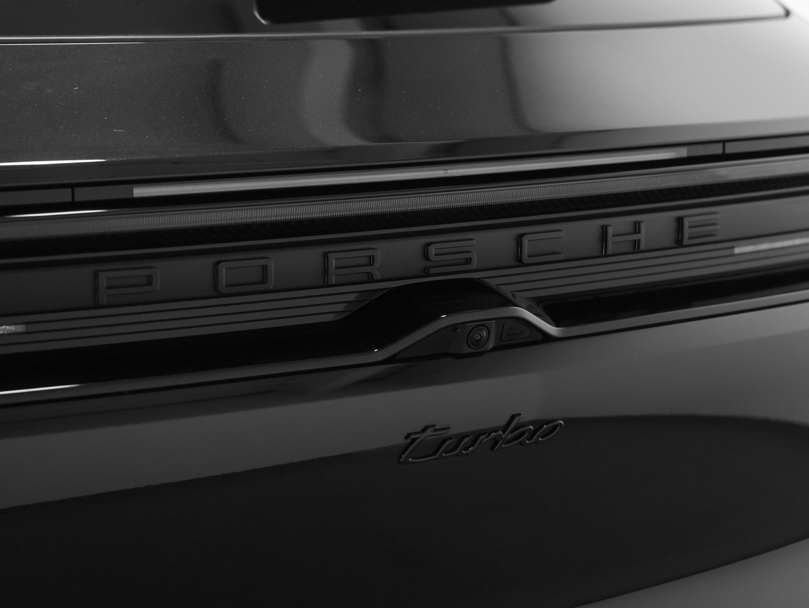 2025 Porsche Macan Macan Turbo Electric