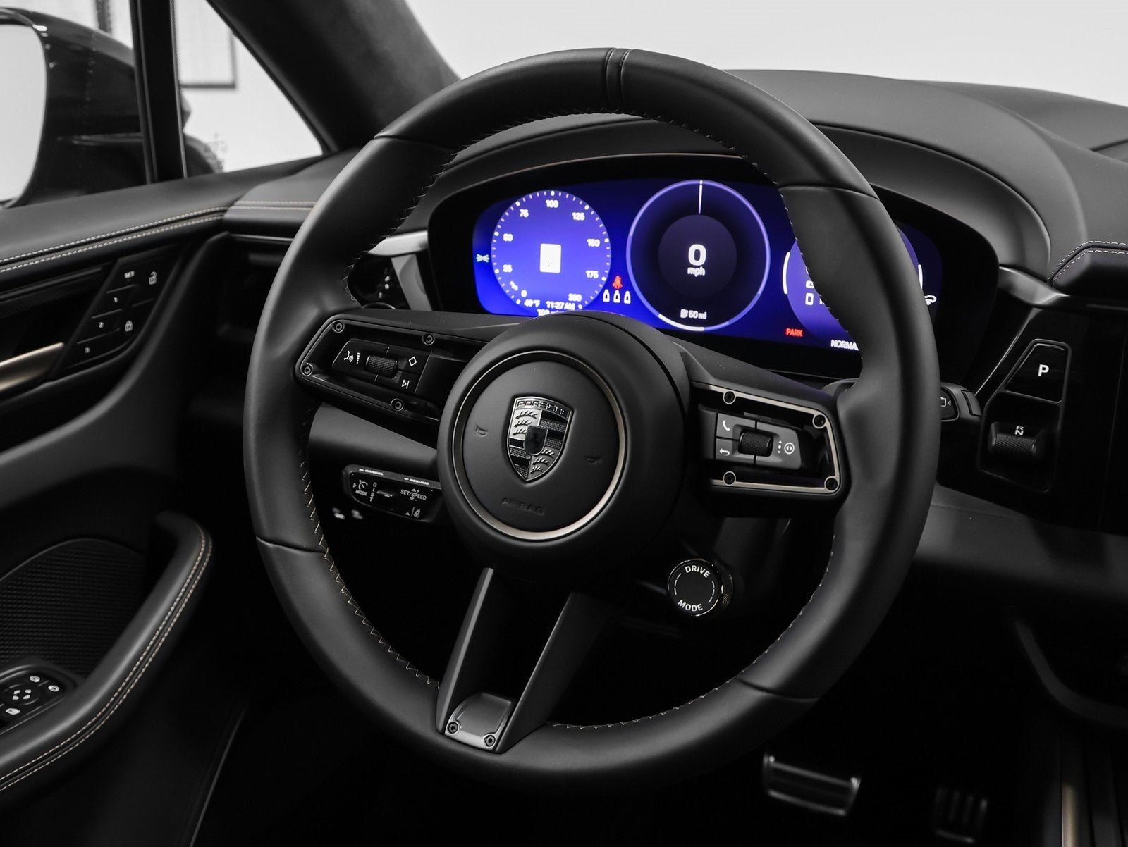 2025 Porsche Macan Macan Turbo Electric