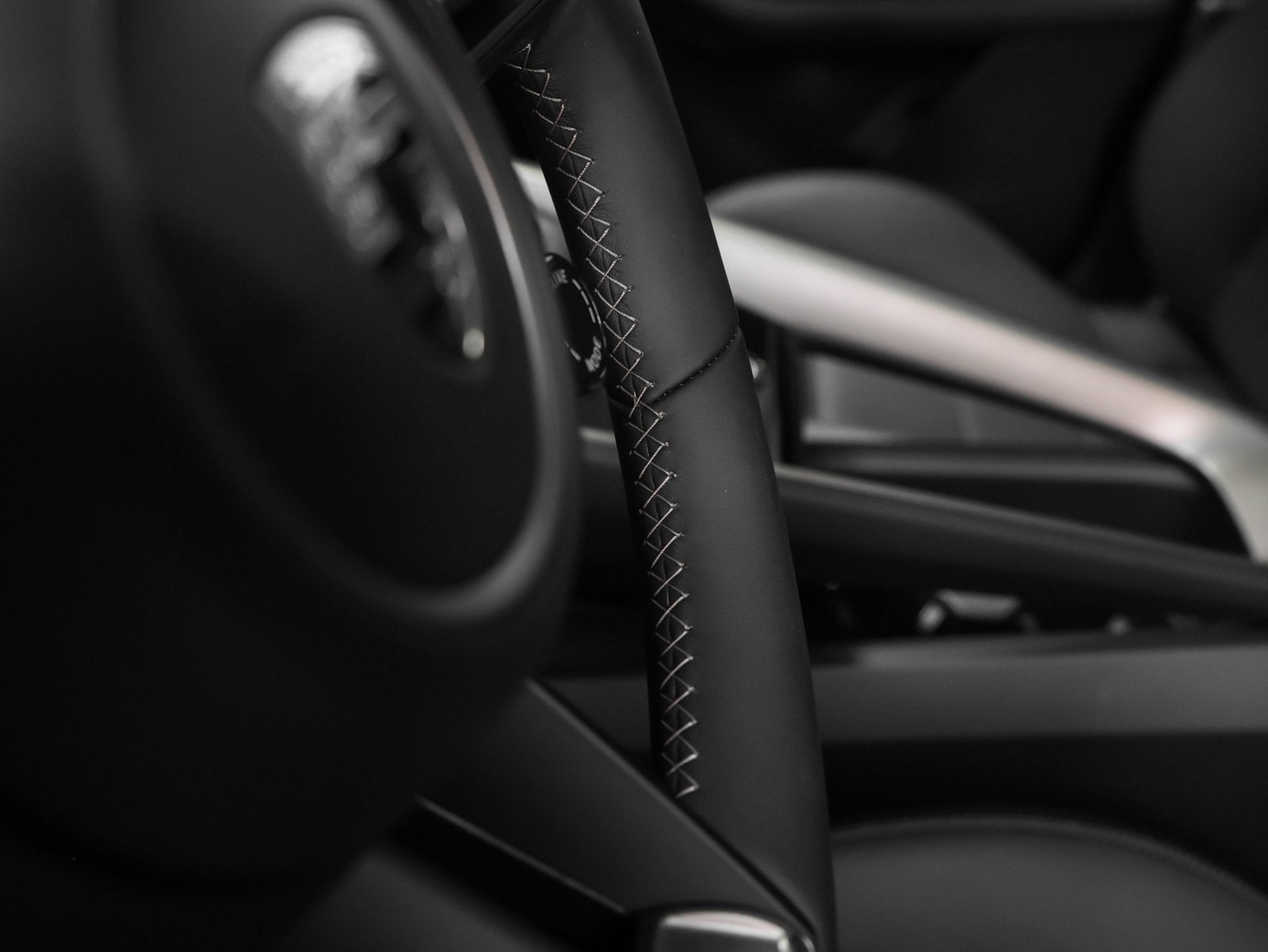 2025 Porsche Macan Macan Turbo Electric