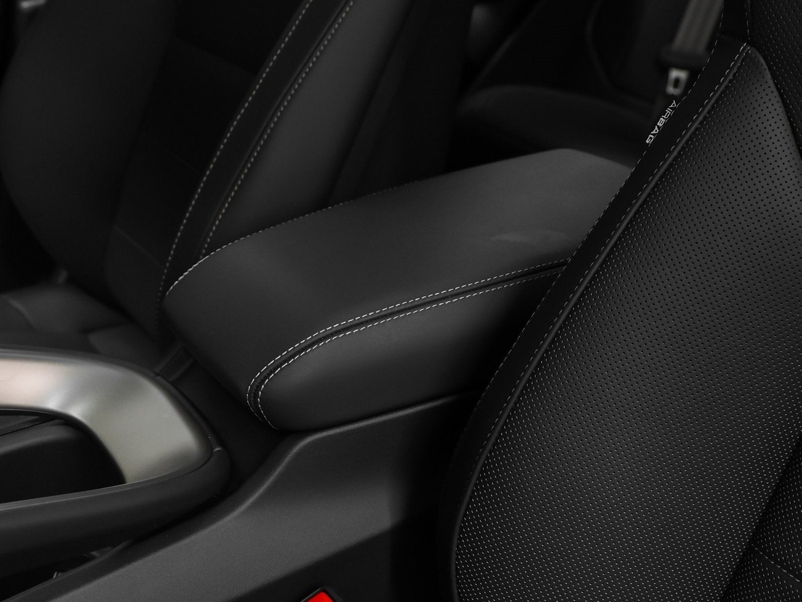 2025 Porsche Macan Macan Turbo Electric