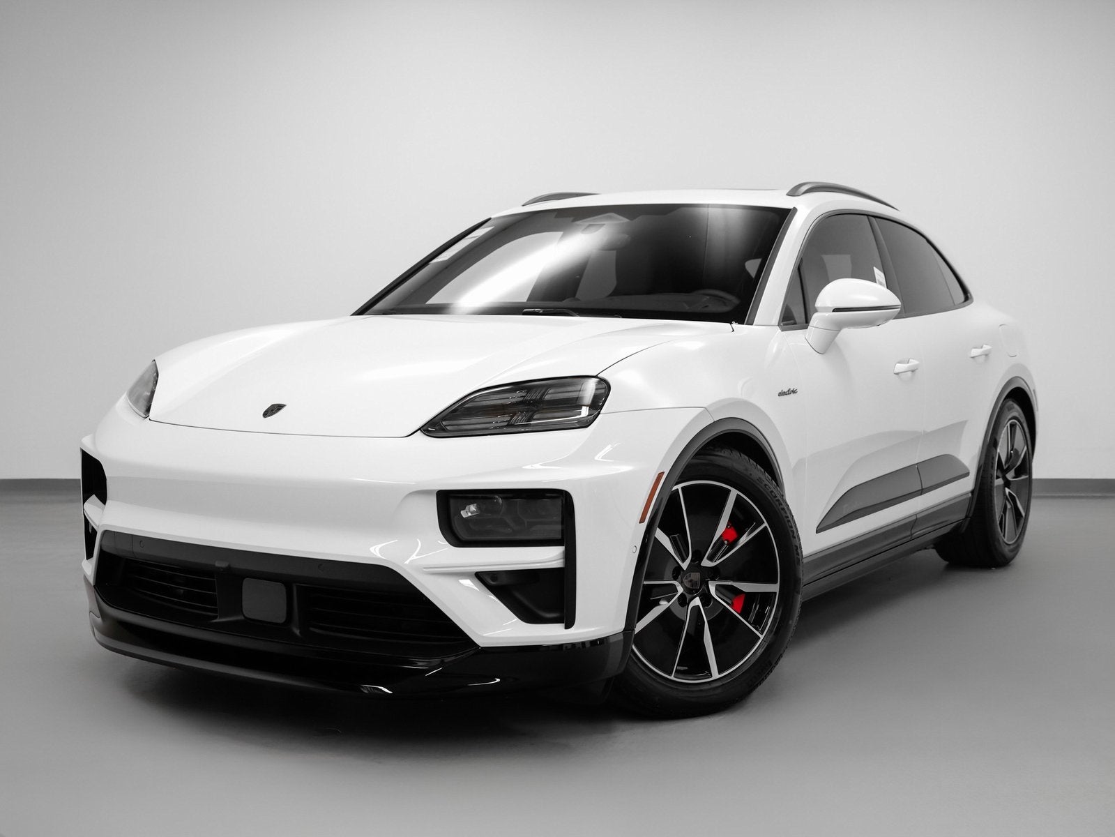 2025 Porsche Macan Macan Turbo Electric