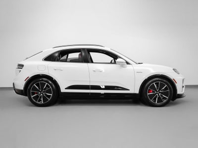 2025 Porsche Macan Macan Turbo Electric