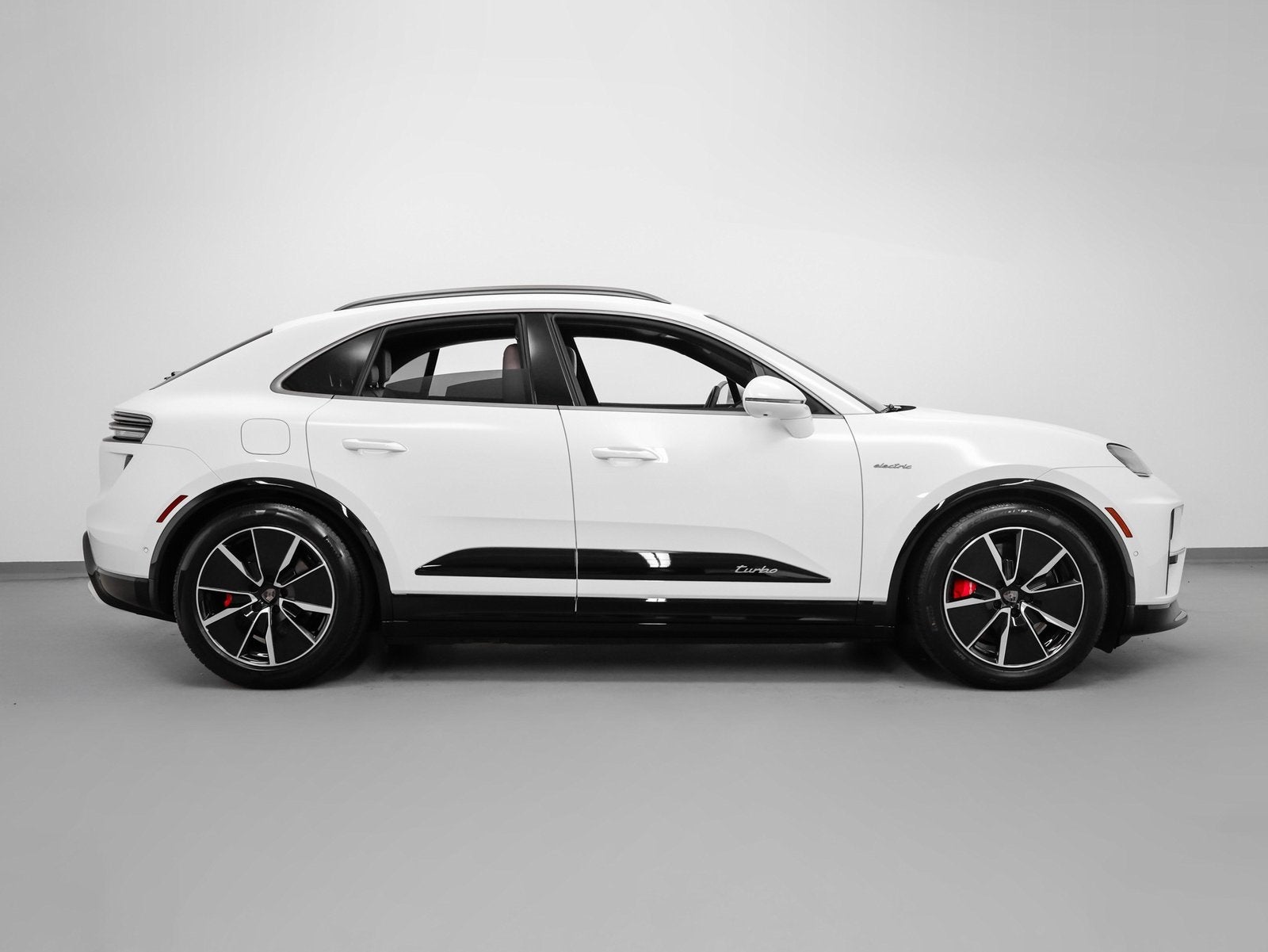 2025 Porsche Macan Macan Turbo Electric