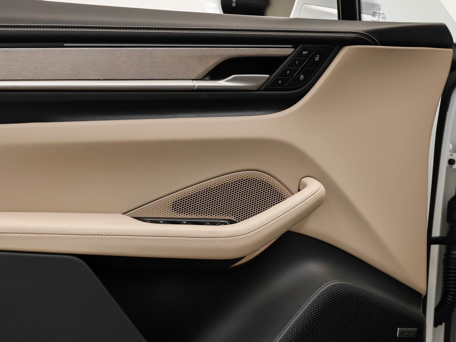 2025 Porsche Macan Macan Turbo Electric