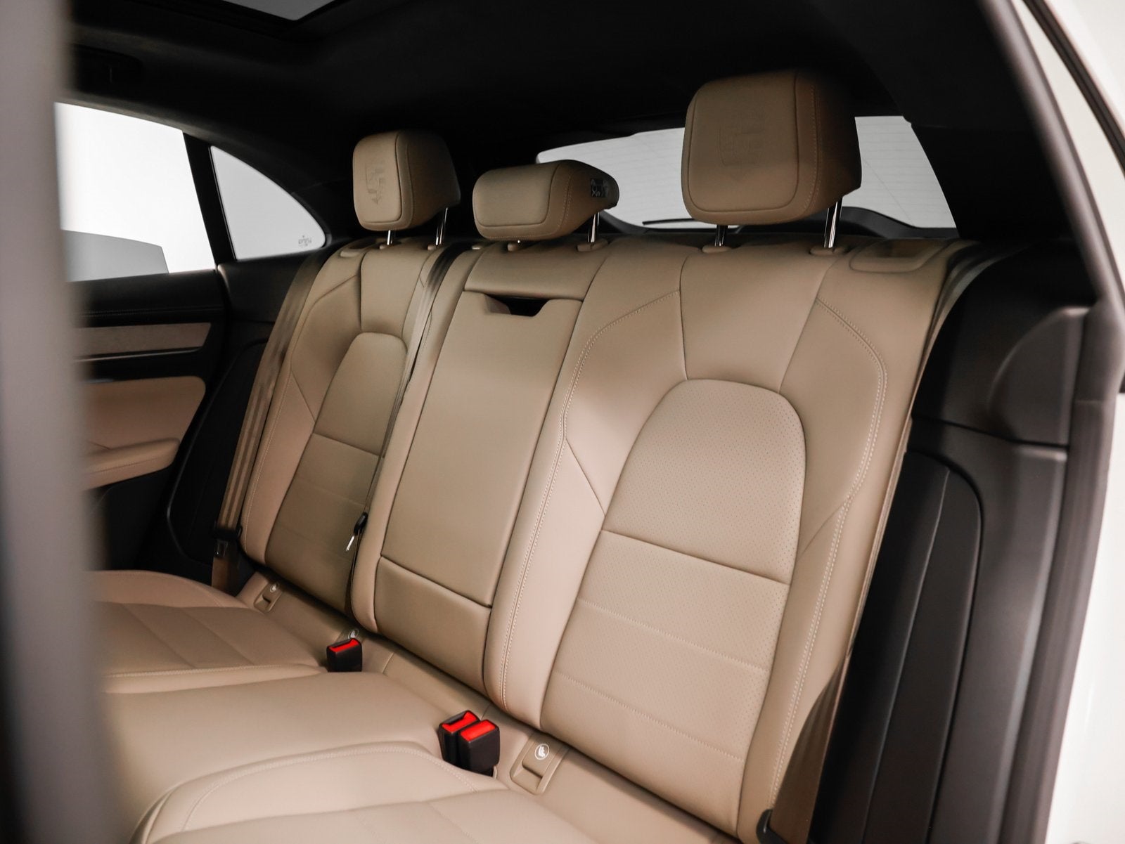 2025 Porsche Macan Macan Turbo Electric