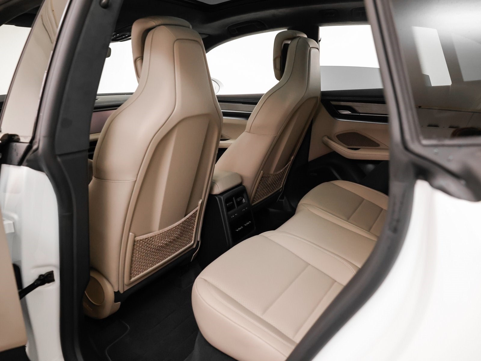 2025 Porsche Macan Macan Turbo Electric