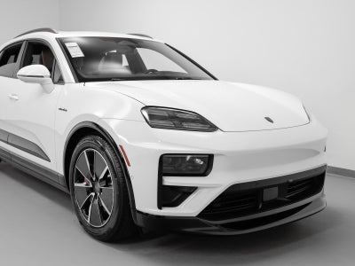 2025 Porsche Macan Macan Turbo Electric