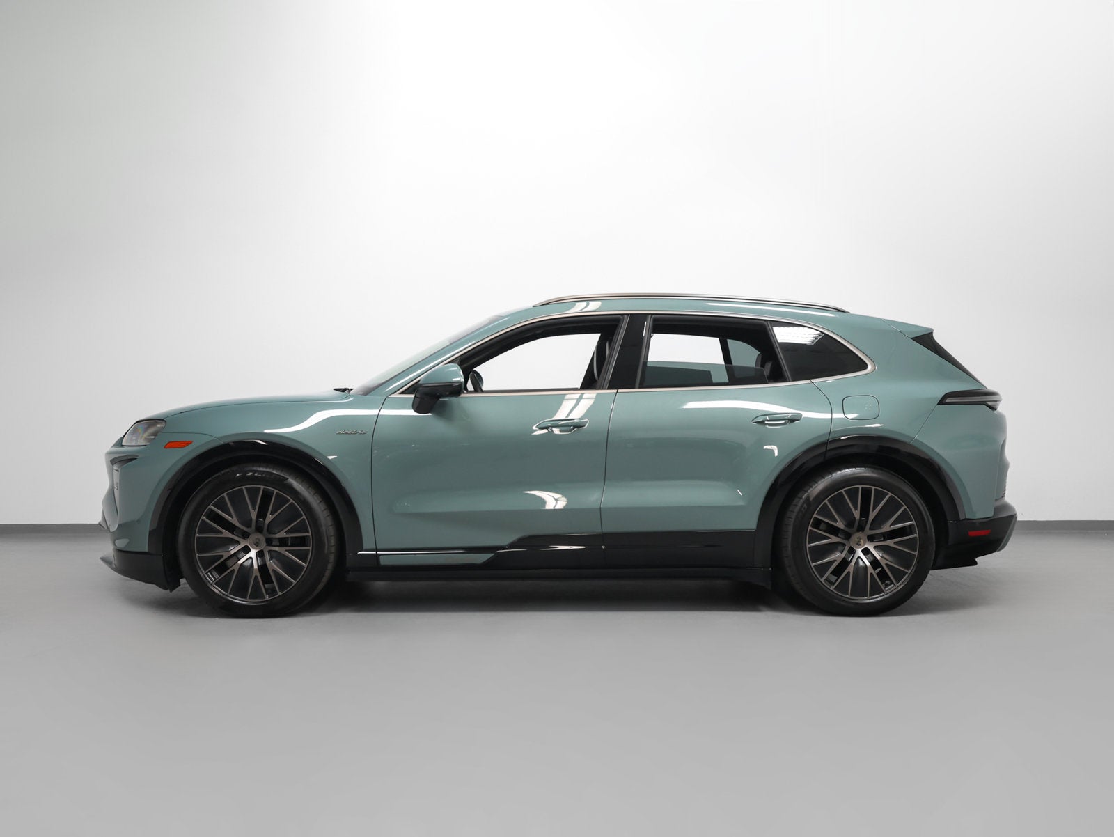 2026 Porsche Cayenne Cayenne Turbo Electric