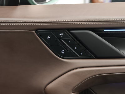 2026 Porsche Cayenne Cayenne Turbo Electric