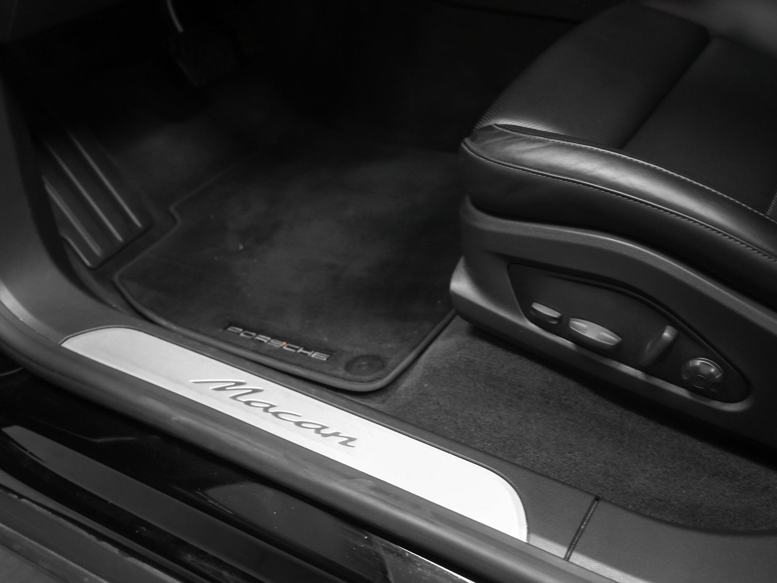 2025 Porsche Macan Macan Electric