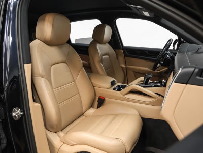 2019 Porsche Cayenne E-Hybrid Base