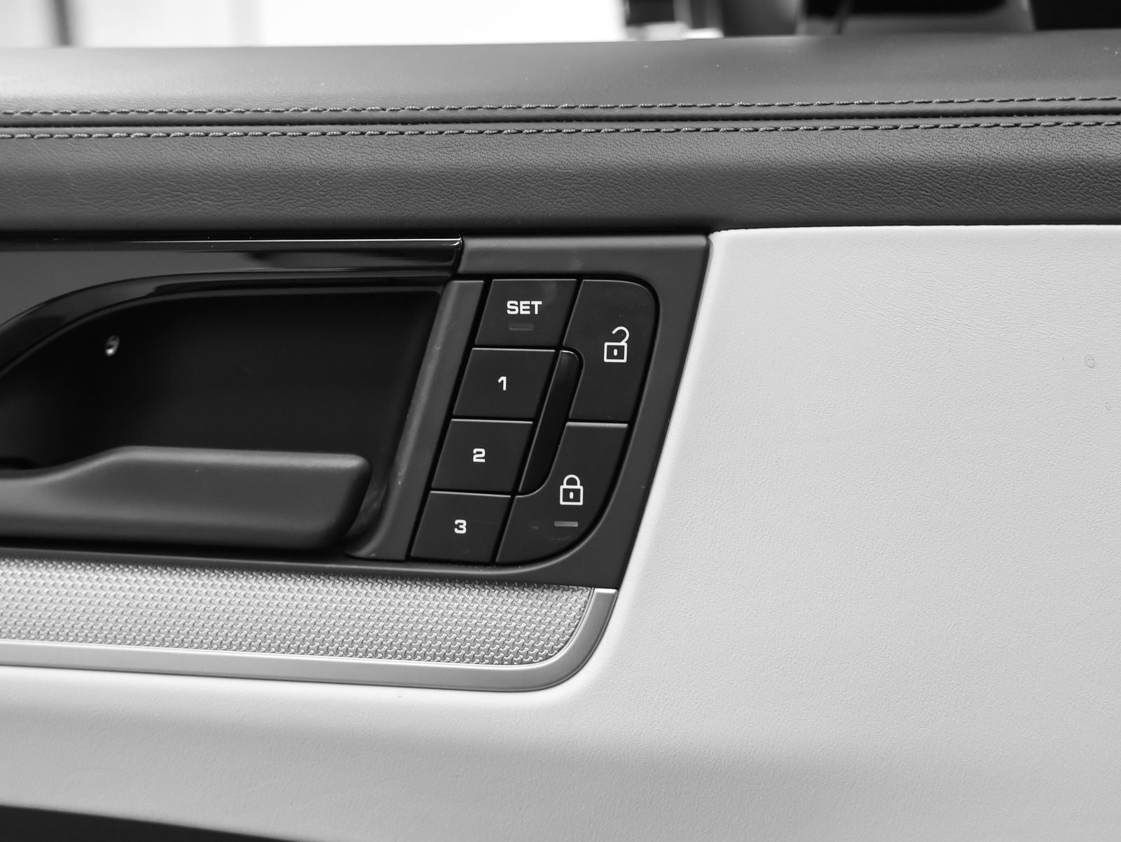 2024 Porsche Cayenne Cayenne E-Hybrid (MY24)