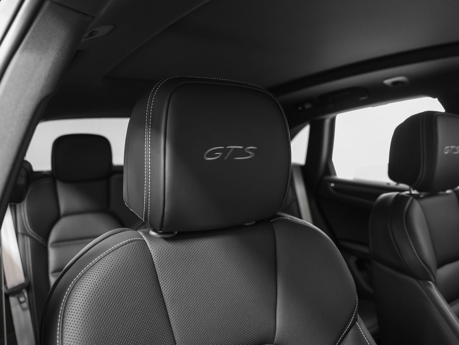 2026 Porsche Macan Macan GTS