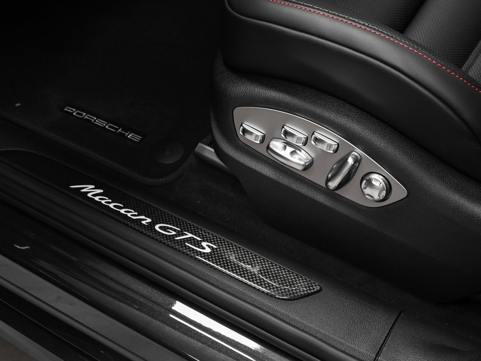 2026 Porsche Macan Macan GTS