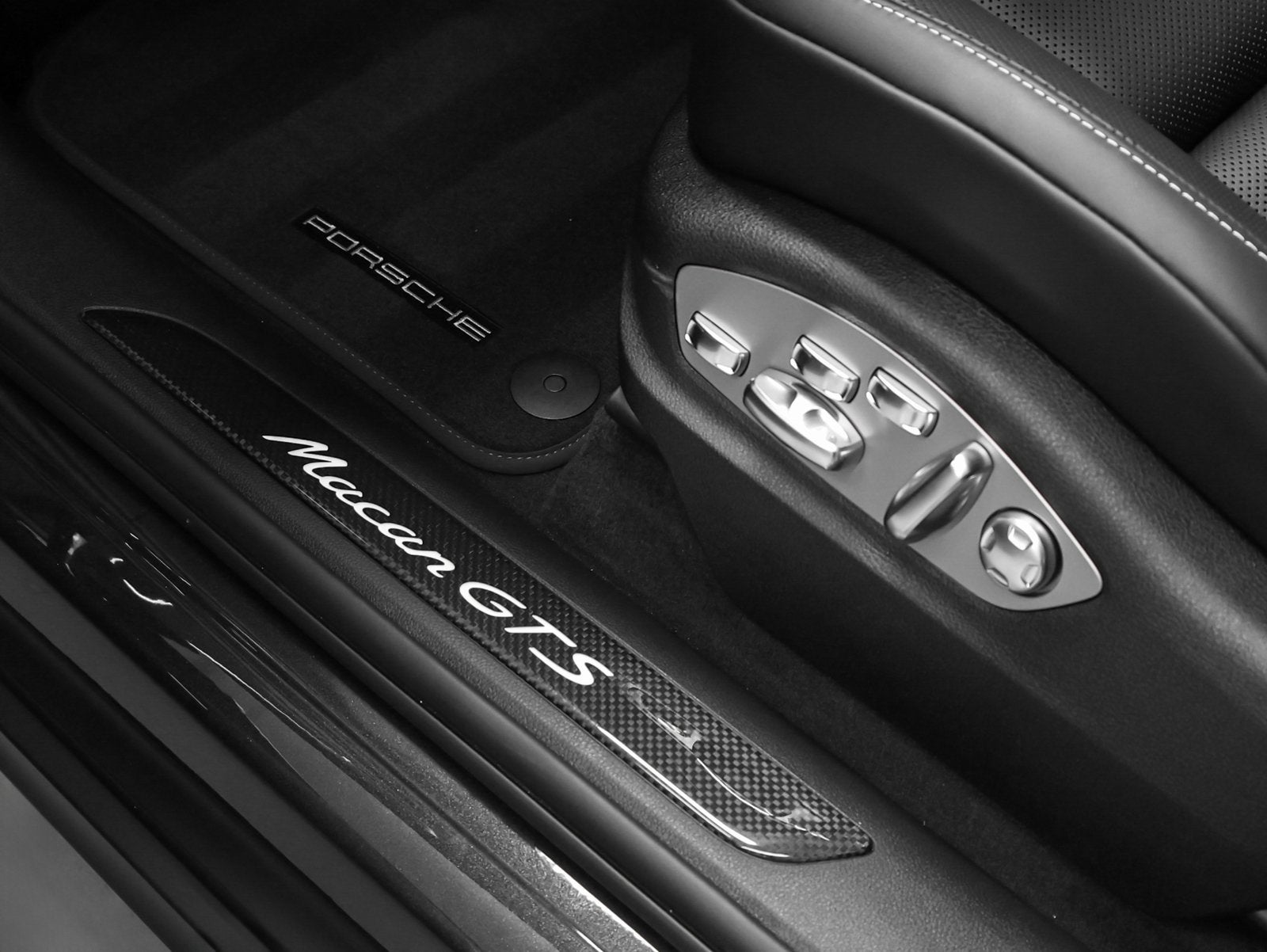 2026 Porsche Macan Macan GTS