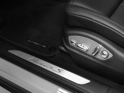 2026 Porsche Macan Macan S