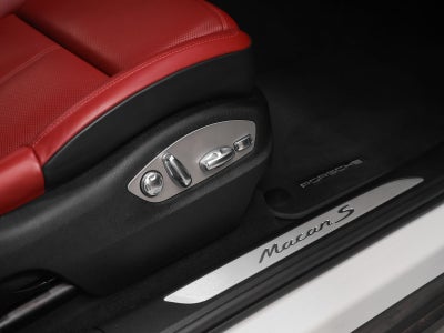 2022 Porsche Macan Macan S