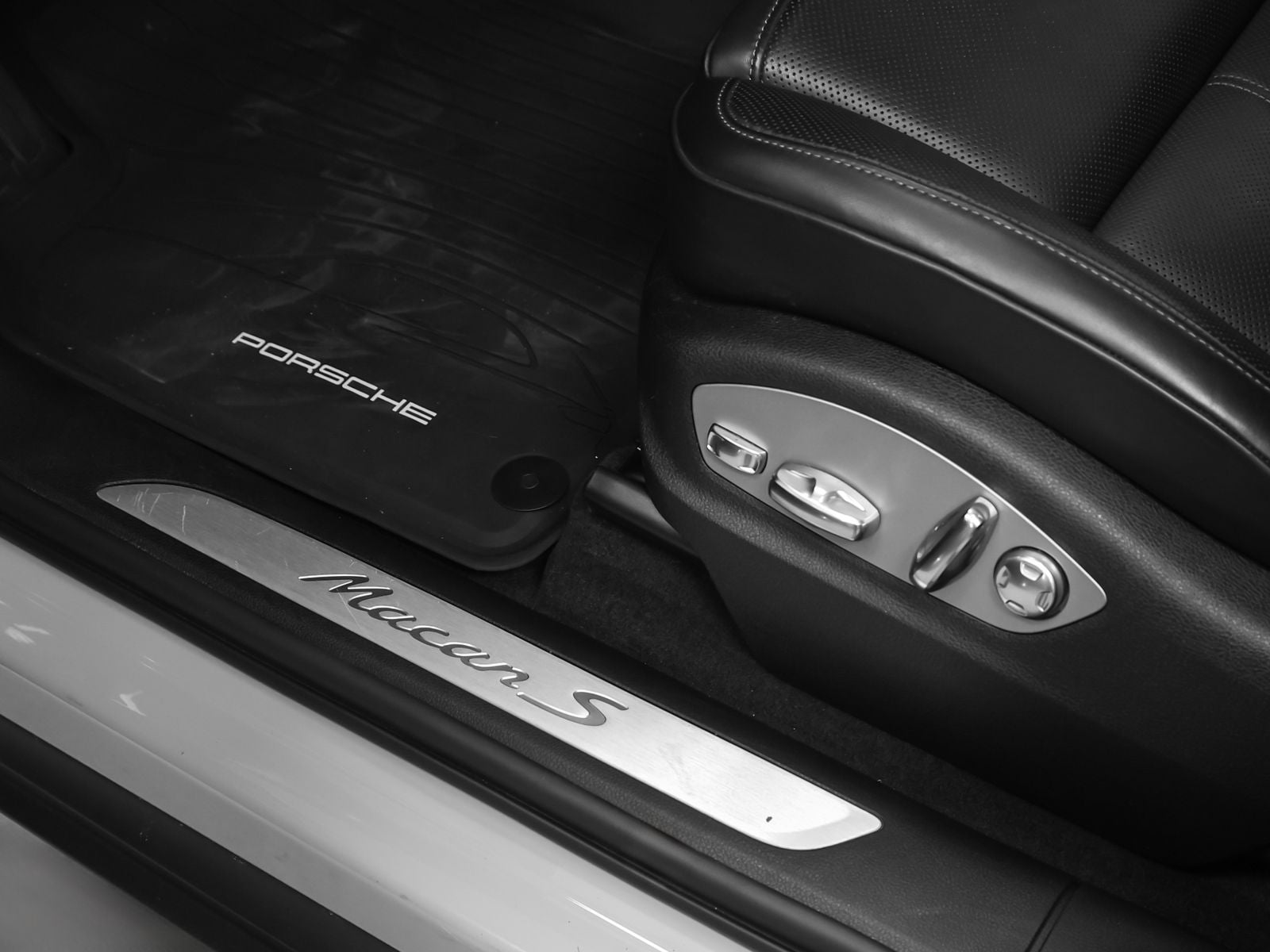 2024 Porsche Macan S