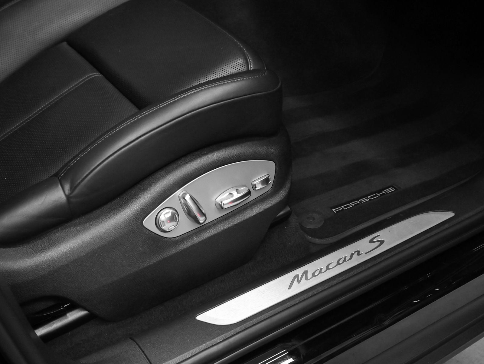 2023 Porsche Macan S