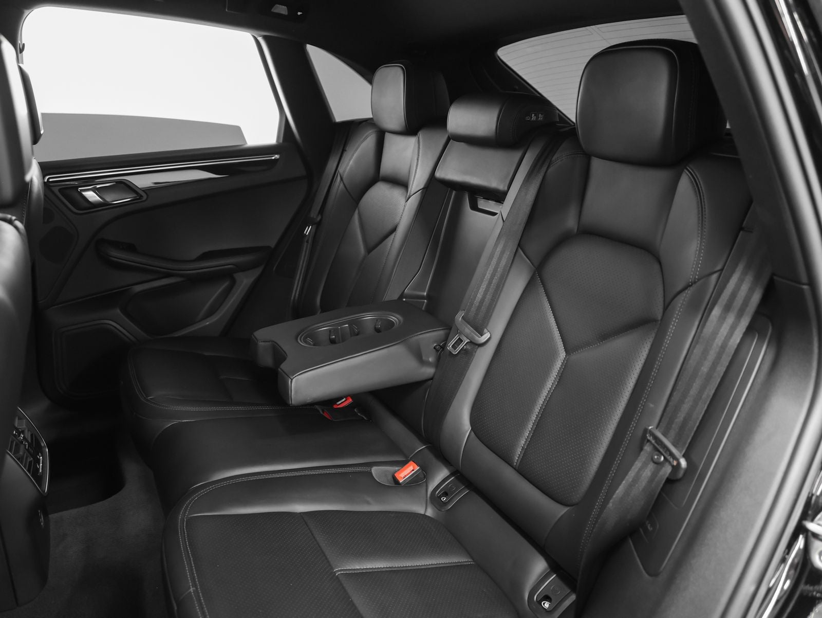 2023 Porsche Macan S