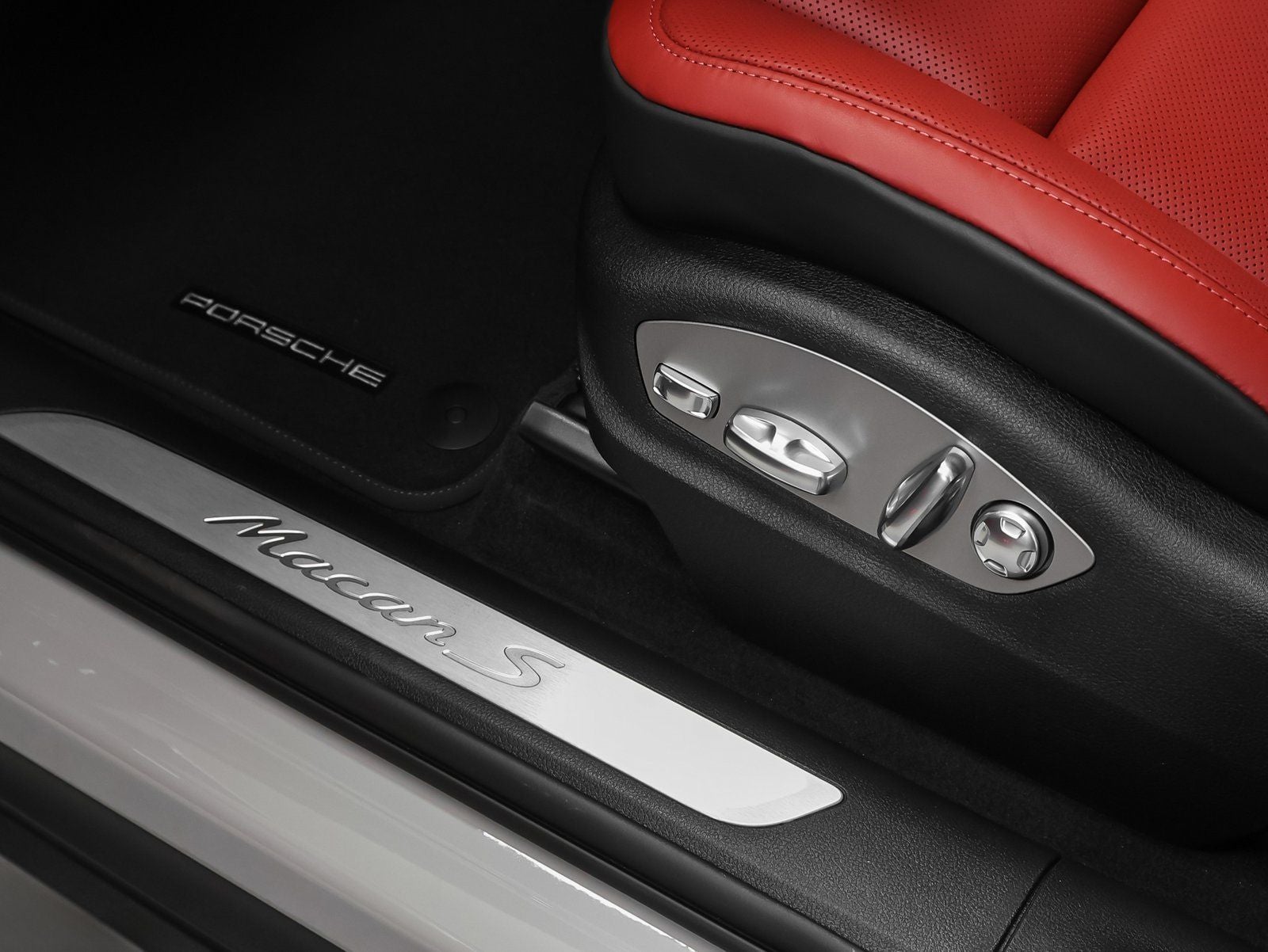 2026 Porsche Macan Macan S