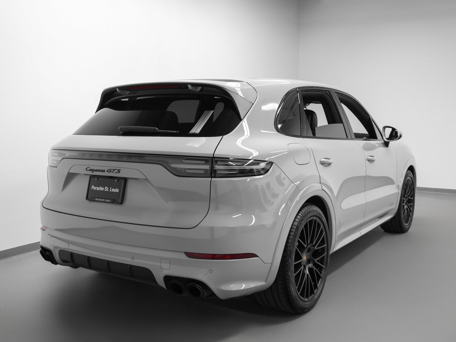 2023 Porsche Cayenne Cayenne GTS (MY23)
