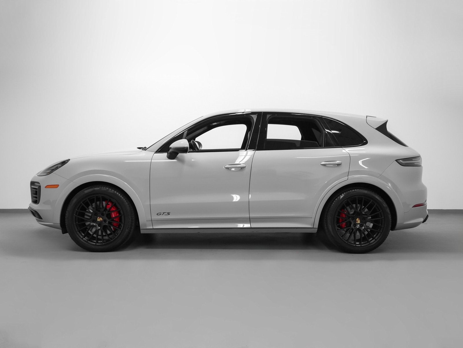 2023 Porsche Cayenne Cayenne GTS (MY23)