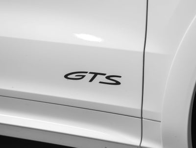 2025 Porsche Cayenne GTS