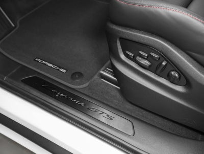 2025 Porsche Cayenne GTS