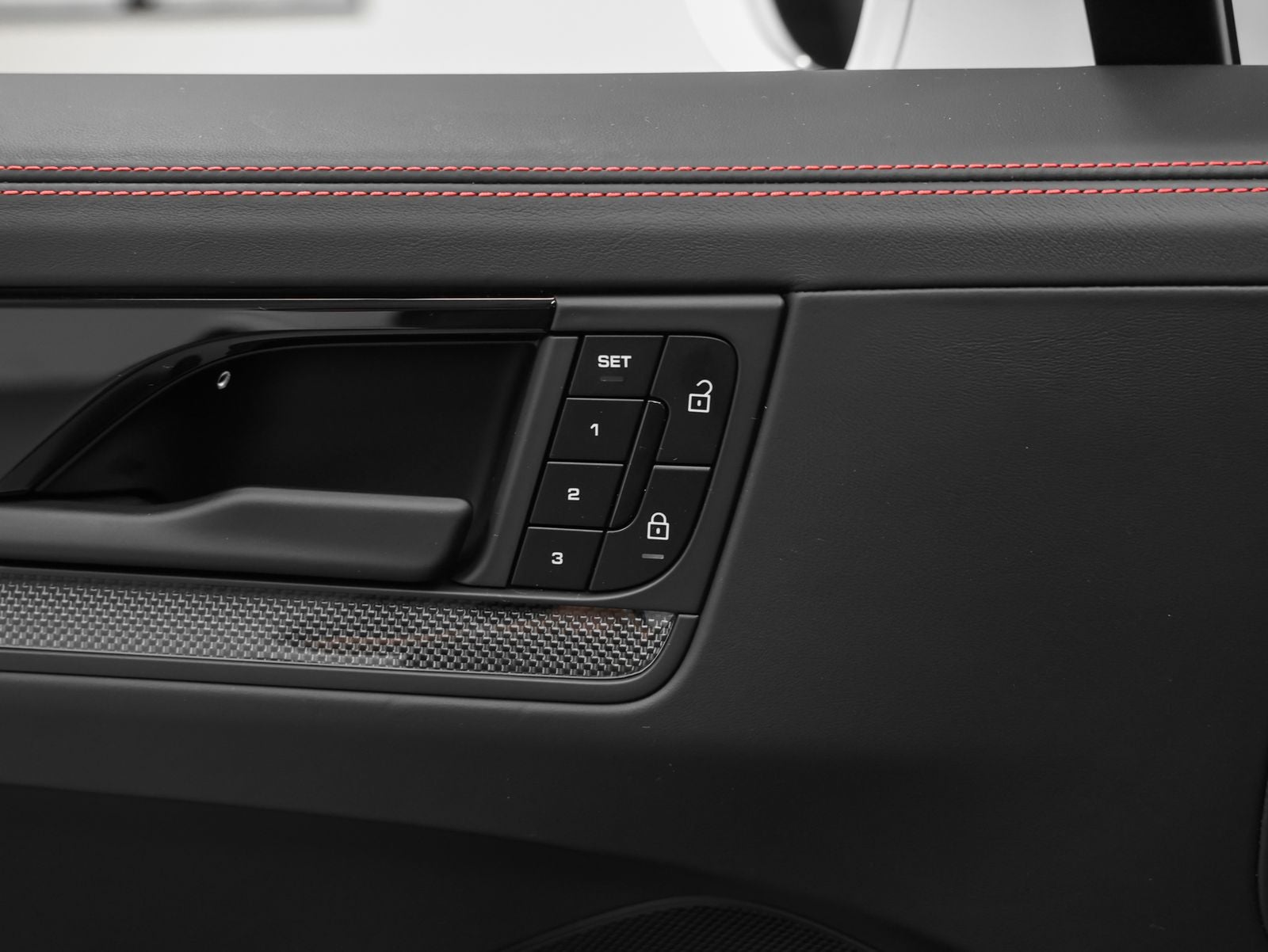 2025 Porsche Cayenne GTS