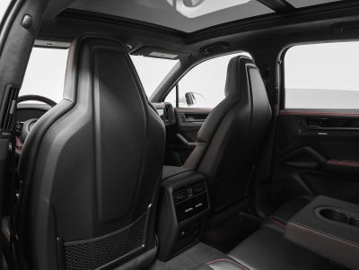 2025 Porsche Cayenne GTS