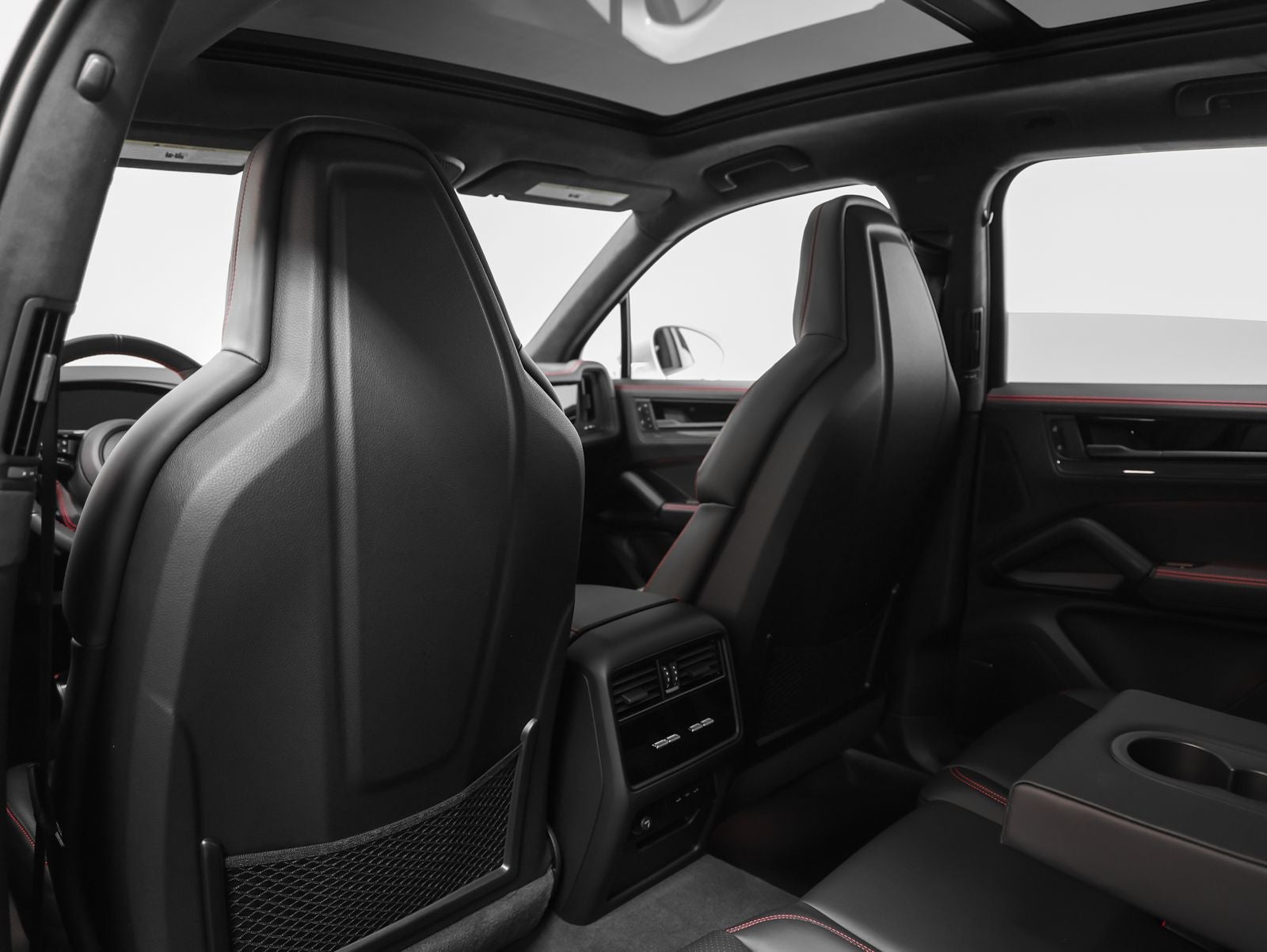 2025 Porsche Cayenne GTS