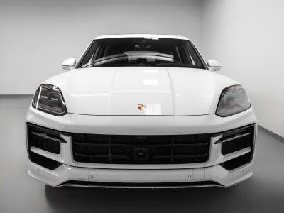 2025 Porsche Cayenne GTS