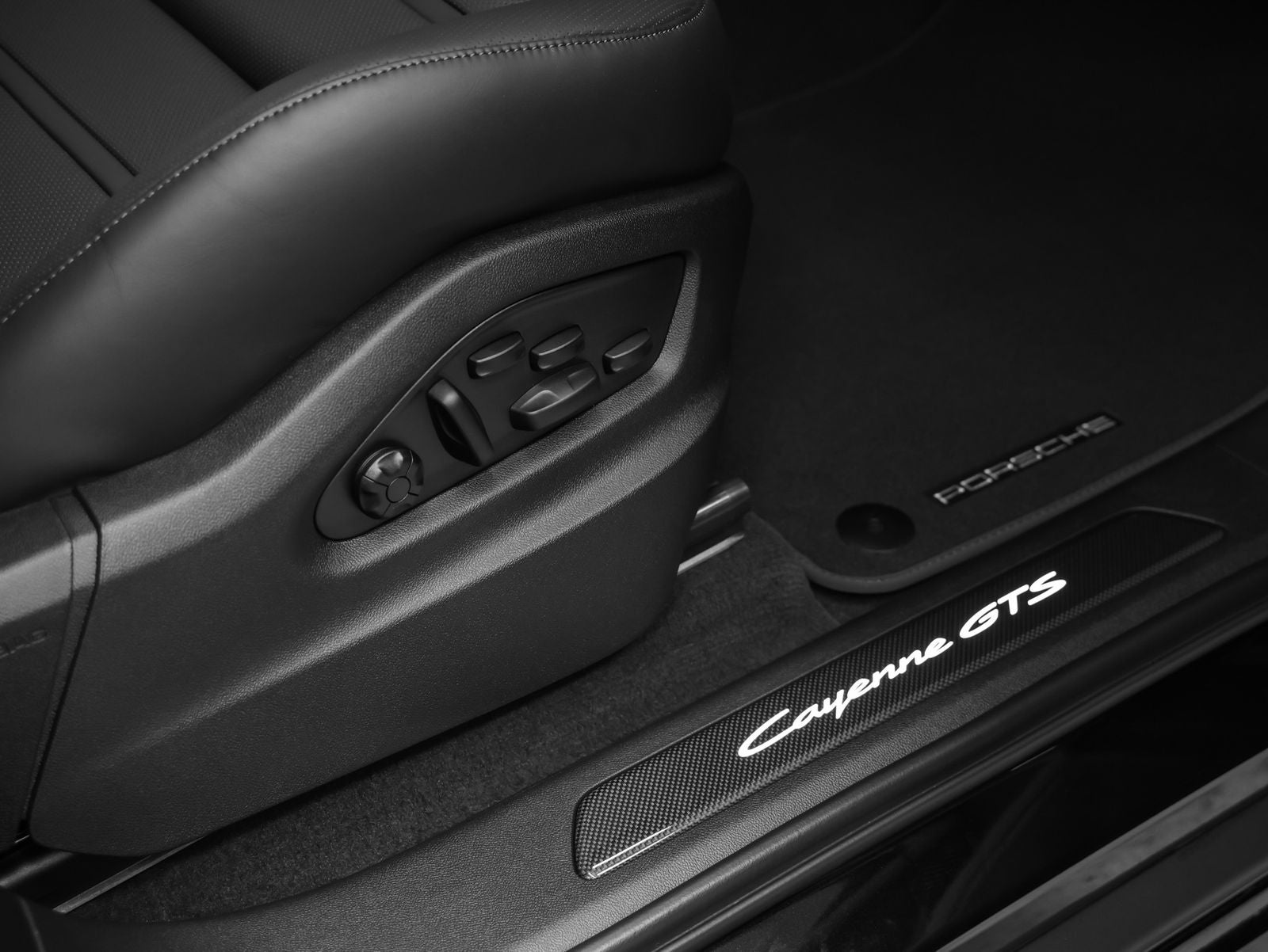 2026 Porsche Cayenne GTS