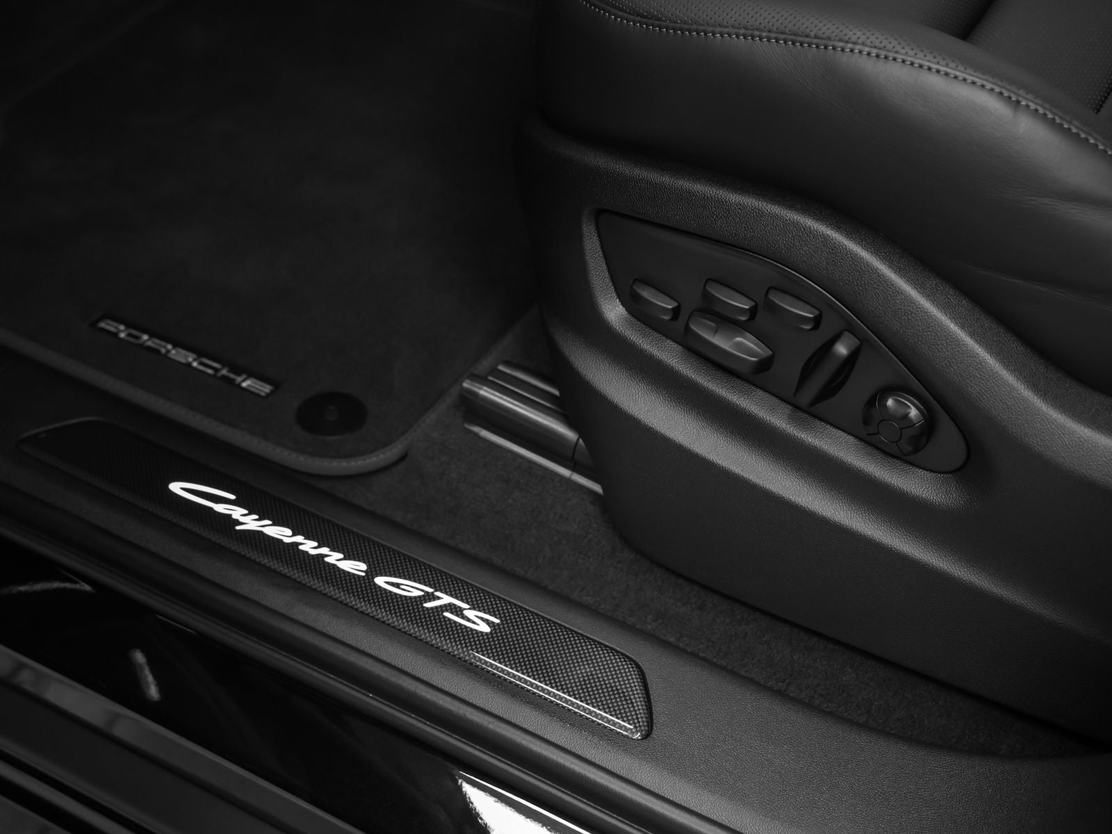 2026 Porsche Cayenne GTS