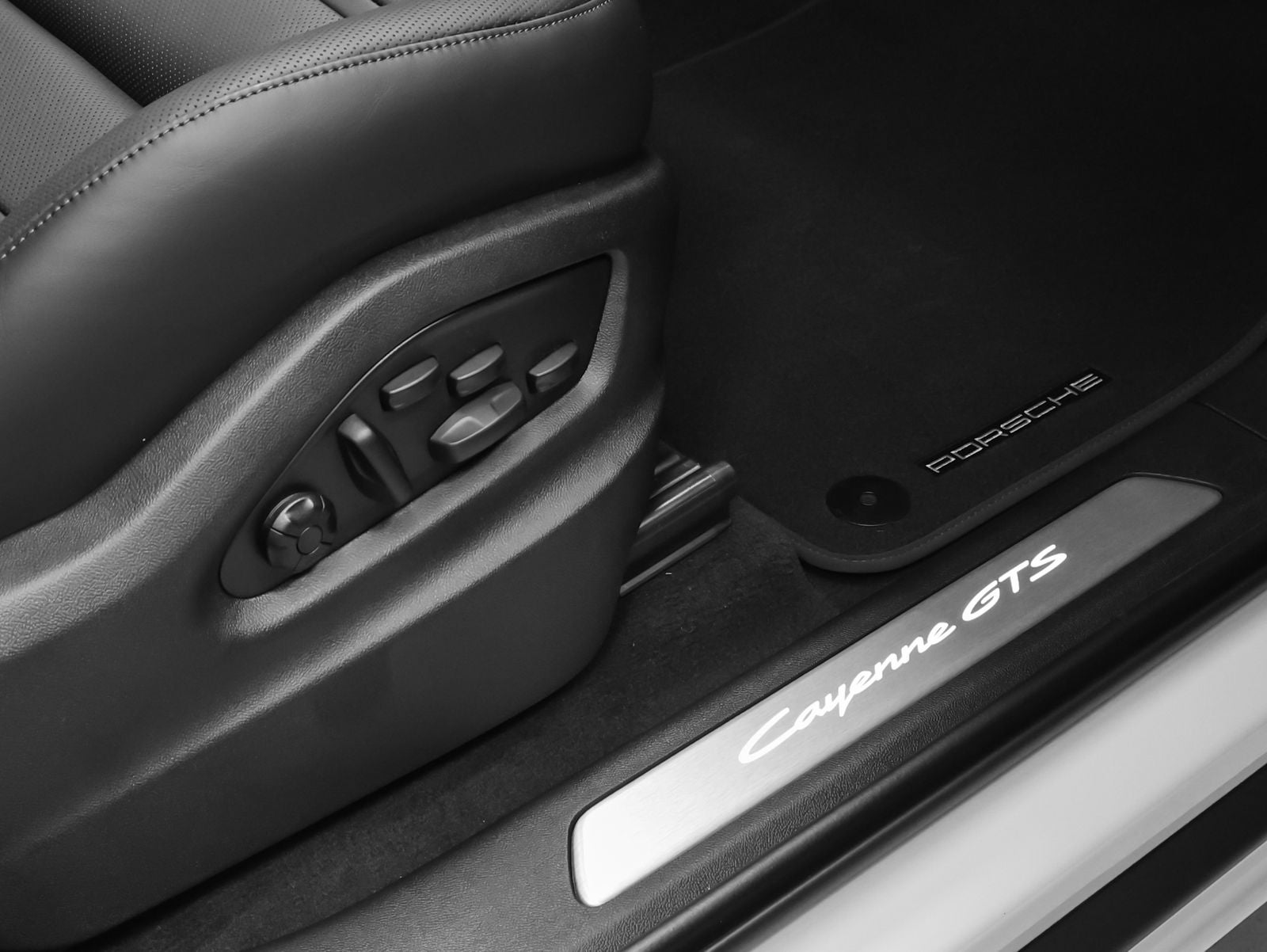 2026 Porsche Cayenne Cayenne GTS